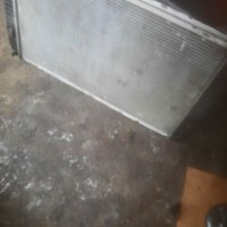 1994 CHEVY SUBURBAN 2500 RADIATOR 