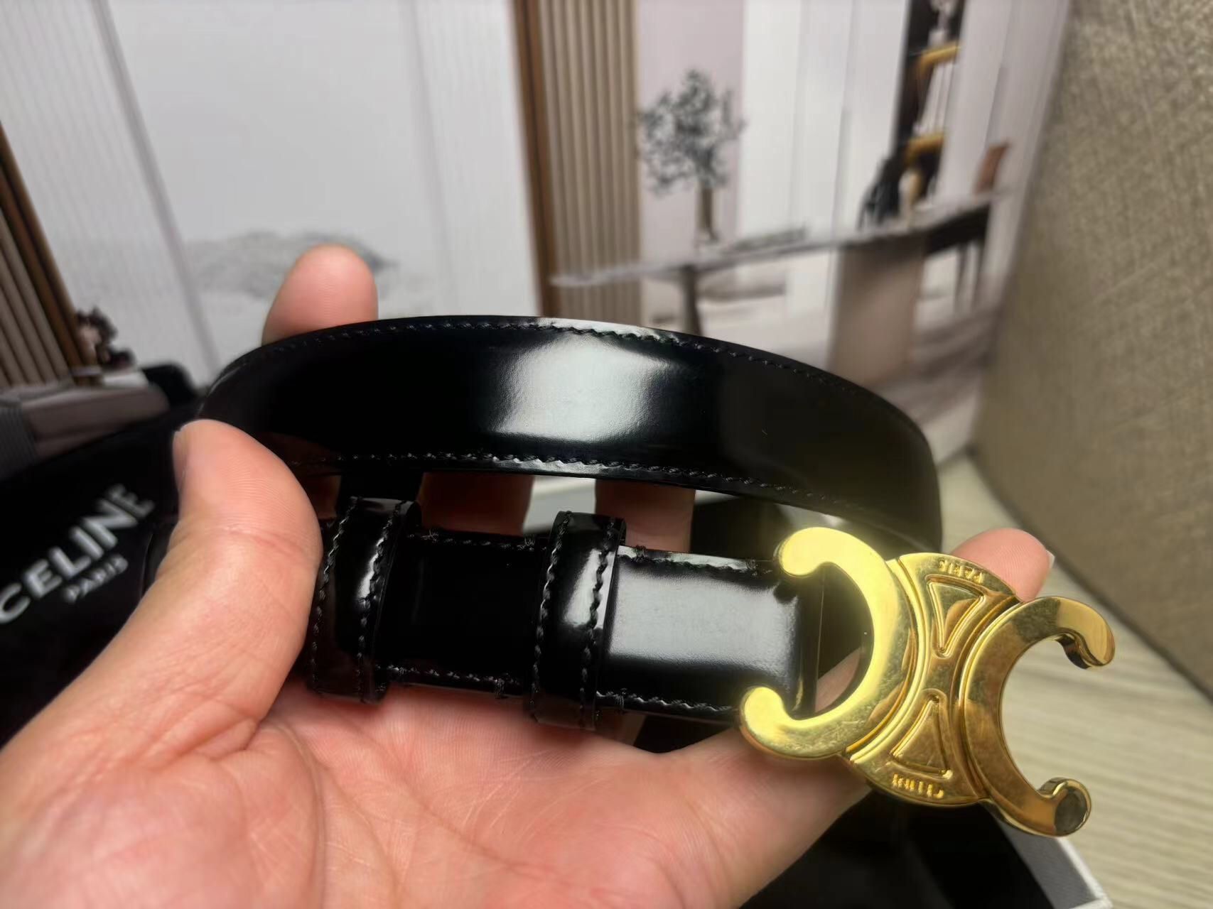 Women's Celine belt black leather and gold buckle size 85
