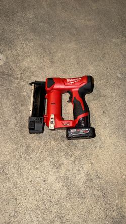 Milwaukee M12 Finish Nailer 23GA 