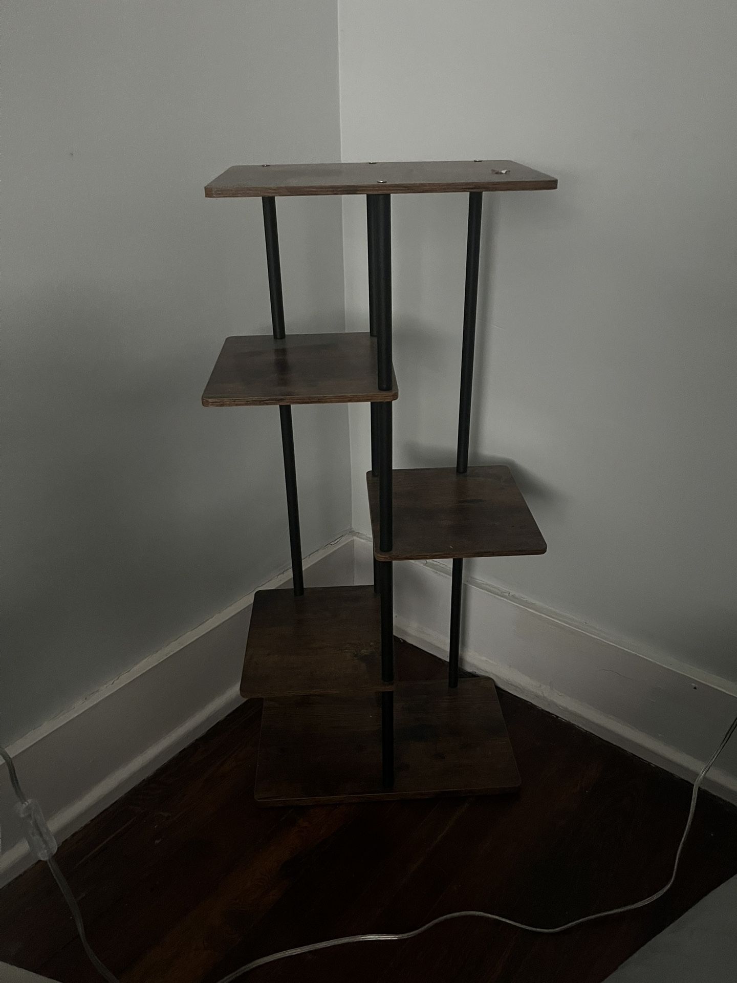 Plant/Knick Knack Stand