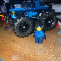 Blue Monster Truck (Lego)
