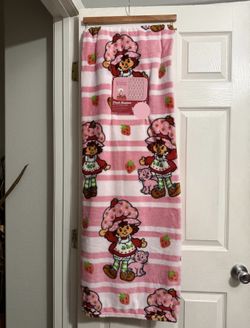 Strawberry Shortcake TWIN size Blanket 60inx90in