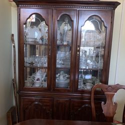 Like New Lighted Cherrywood China Cabinet