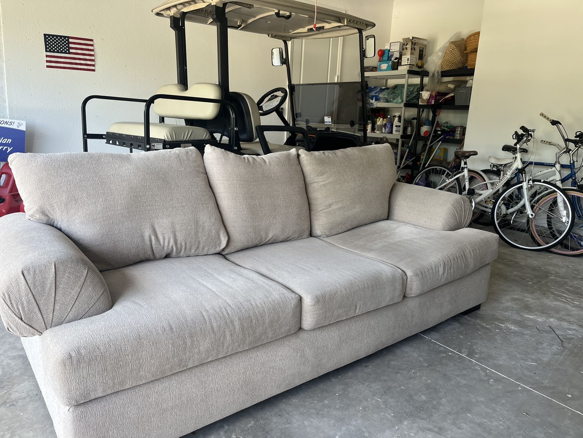 Beige Sofa /couc