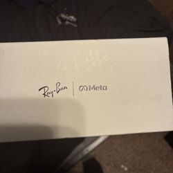 Ray-Ban Meta wayfarer AI Glasses Transitions