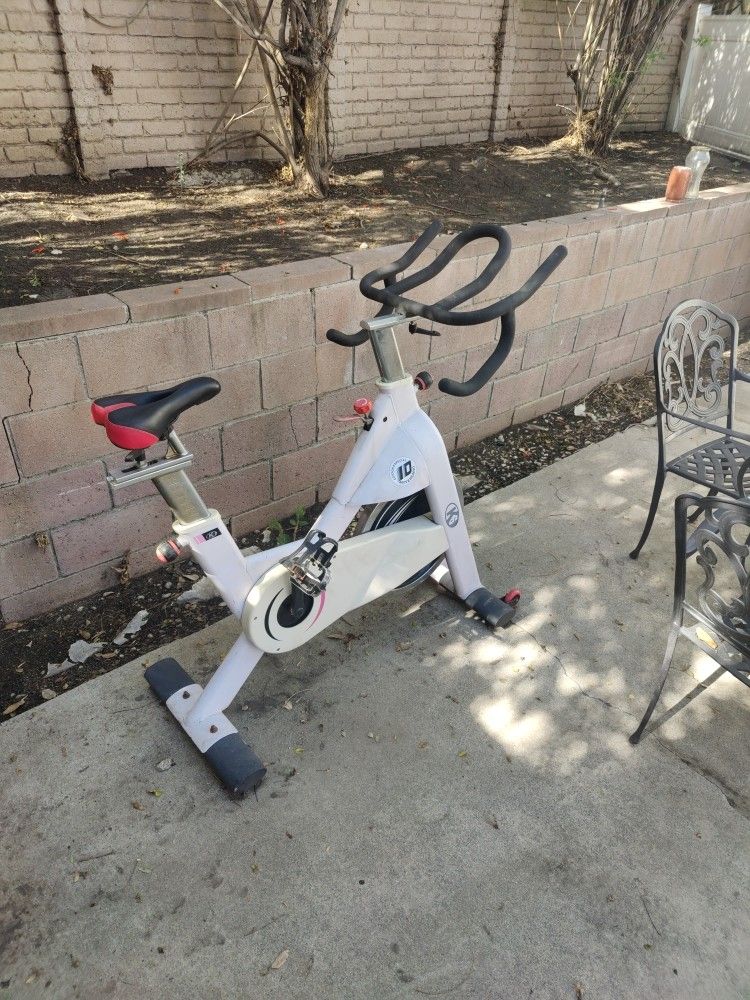 k6 Stationary Bike