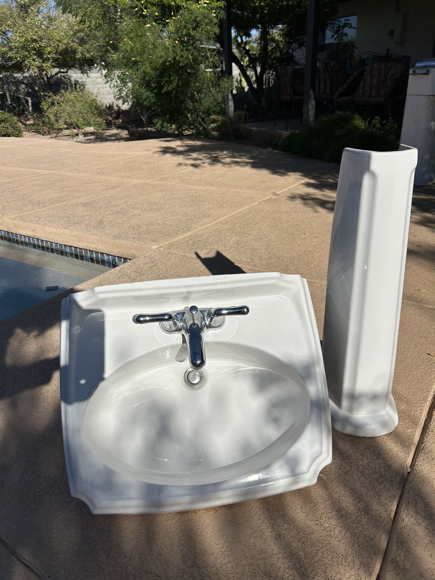 Pedestal Sink