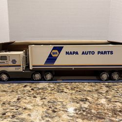 VINTAGE NYLINT DIECAST NAPA AUTO PARTS SOUND MACHINE SEMI TRUCK IN ORIG BOX