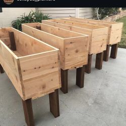 CUSTOM CEDARWOOD PLANTER BOXES 