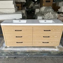 60” Bathroom Vanity In Wood Color 