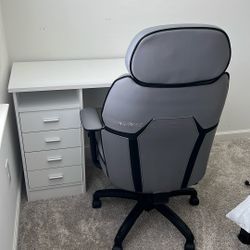 Gaming Desk And Chair Setup