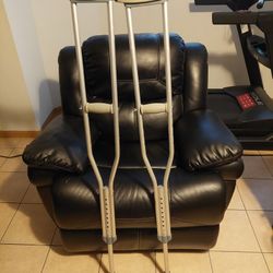 Guardian  Aluminum Crutches for Kids, Adults & Seniors, Walking Aid, 300 LB Weight Capacity,1 Pair, Fitting 5'2" - 5'10"