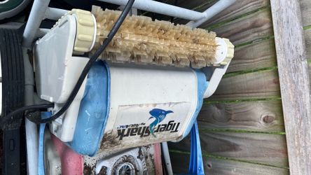 In ground pool vacuums