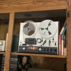 Akai 4000DS Mark II reel to reel Tape Recorder