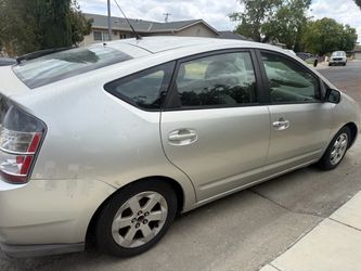 2004  Gray Toyota Prius