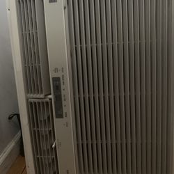 Air Conditioner  Fridgidaire 10000 BTU 