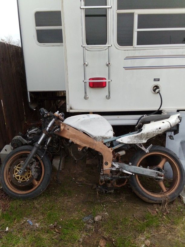 99' zx6r bike frame