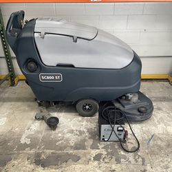 Advance SC800 ST Floor Scrubber w/charger