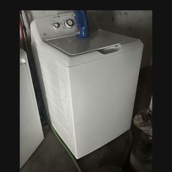 Like New Electric Washer And Dryer 