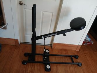 Squat machine