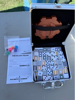 Mexican train dominos