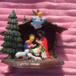 Vintage Christmas Miniature Plastic Nativity Scene Hong Kong Silver Glitter Roof