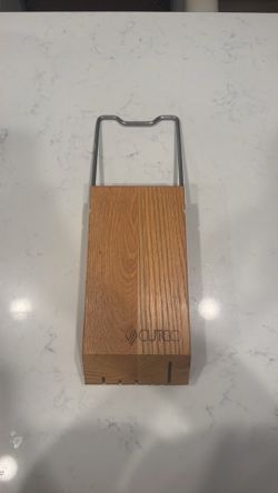 Cutco space saver knife block retails 178.00 new