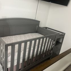 Baby Crib/ Cuna de bebé