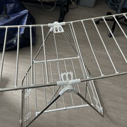 Clothes drying rack 