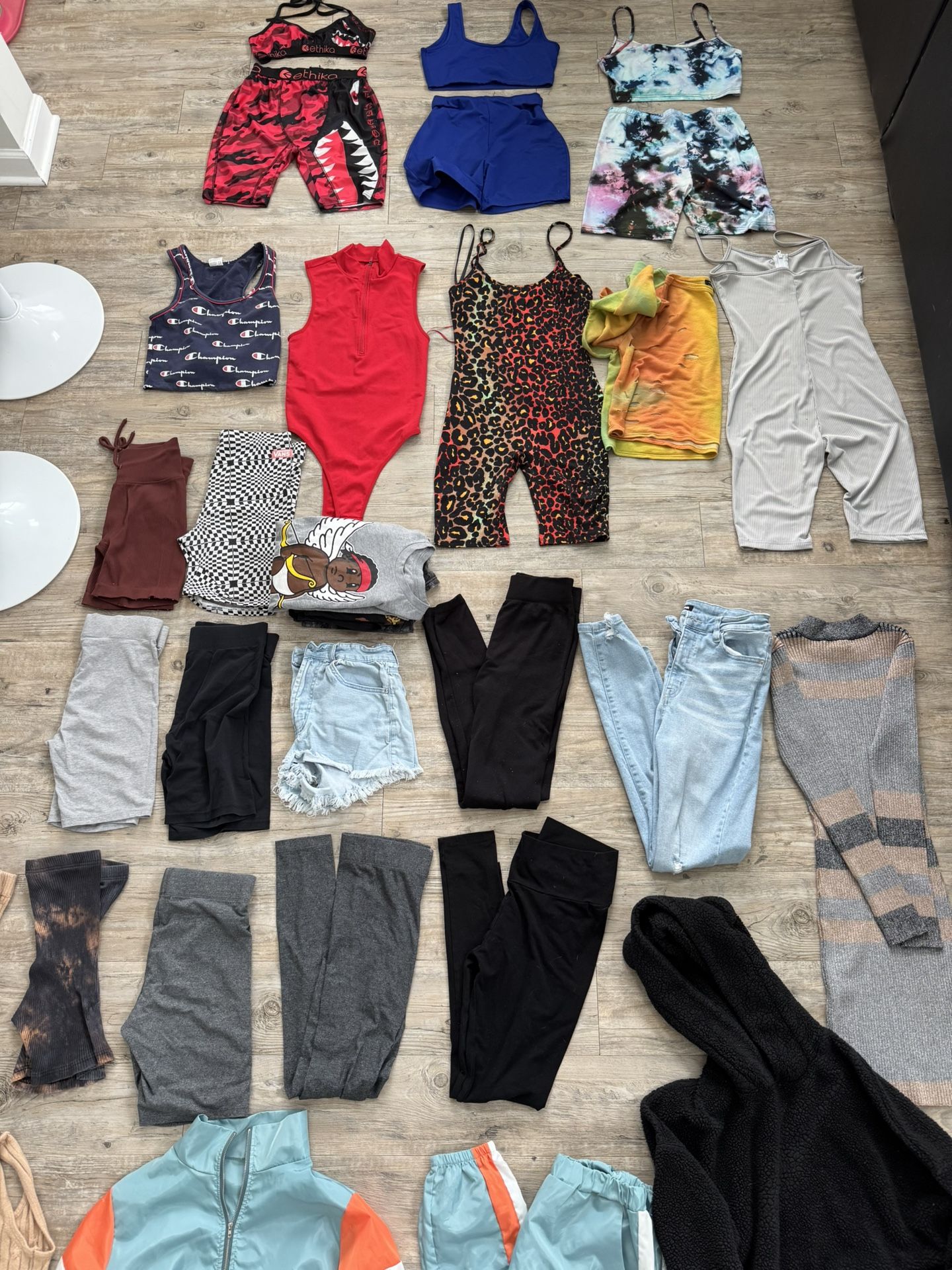 Women’s clothes & shoes