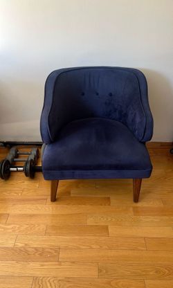 Pair of Modern Navy Blue Velvet Armchairs – Excellent Condition