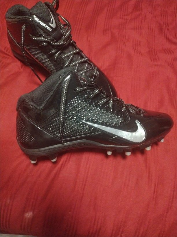 New 9 1/2 Half Nike Alpha Cleets