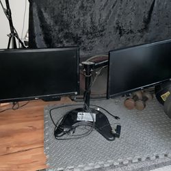 Two Gaming Or Graphic Design Lg Monitors With Dual Articulating Arm Base 