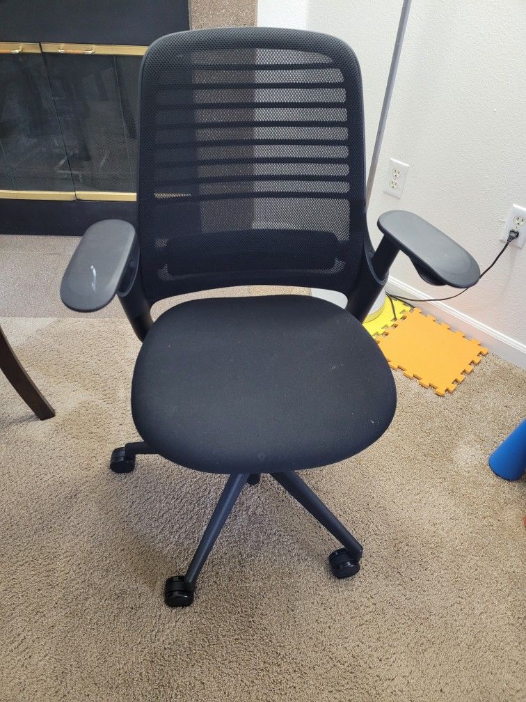 Flash Furniture Ergonomic Mesh Mid Back Multi Function Office Chair