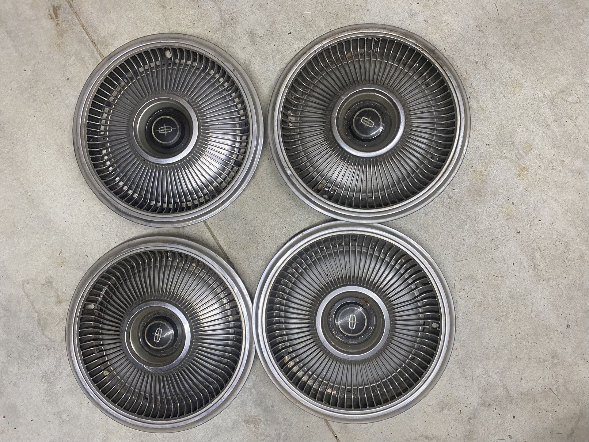 Lincoln Hubcaps