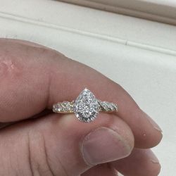 Ring  (14k 0.33 Ct Diamonds)