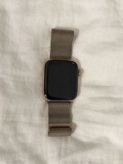 Apple watch series 6 gold 40mm