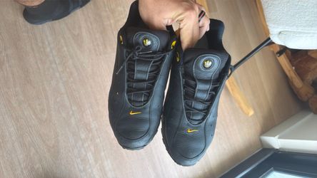 Nike Black and Yellow Low-Top Sneakers
