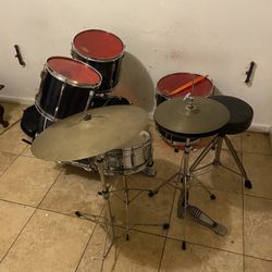 Pearl Drum Set