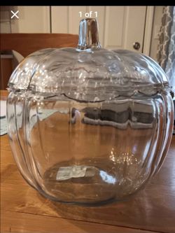 Glass pumpkin cookie/candy jar w/lid