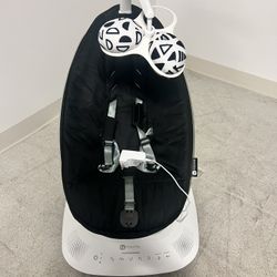 4moms MamaRoo Multi-Motion Baby Swing, Bluetooth Enabled with 5 Unique Motions, Black