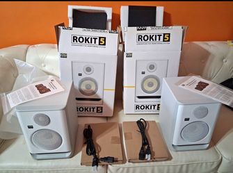 2 KRK ROKIT 5  Powered Studio Monitor brand new not working ❌no power not turn on firm on price