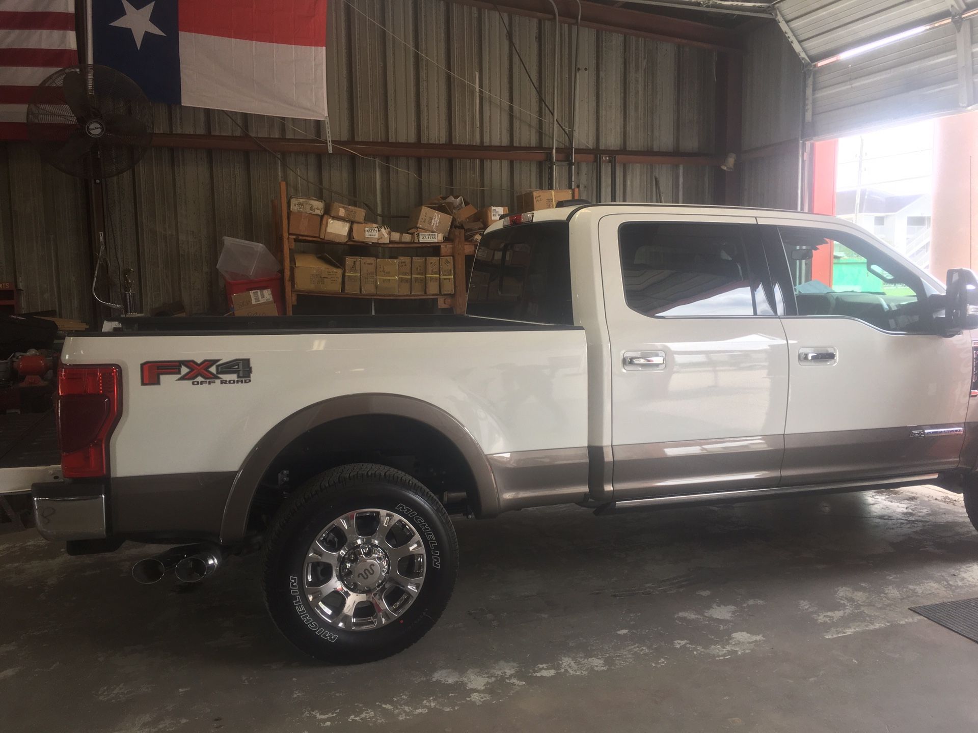 Spray in bedliner. Top of the line—High pressure!! for Sale in Houston