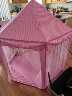 Princess play house $40 like new