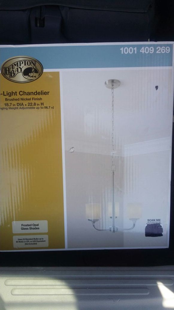 Chandelier, Hampton bay new in box