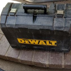 DeWalt Saw Machine 80