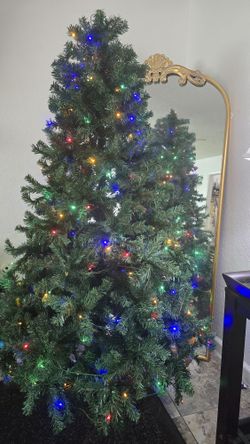 Like New Christmas Tree 6ft