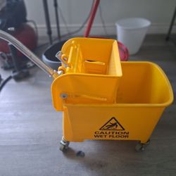 Small Mop Bucket