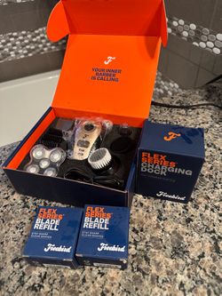 Freebird Flex Series Electric Head Shaver Kit + Charging Dock & 2 New Blade Refills