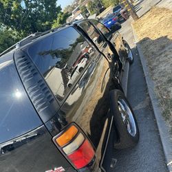 2006 GMC Yukon Denali 